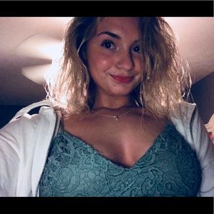 Meet your Posher, Brooke